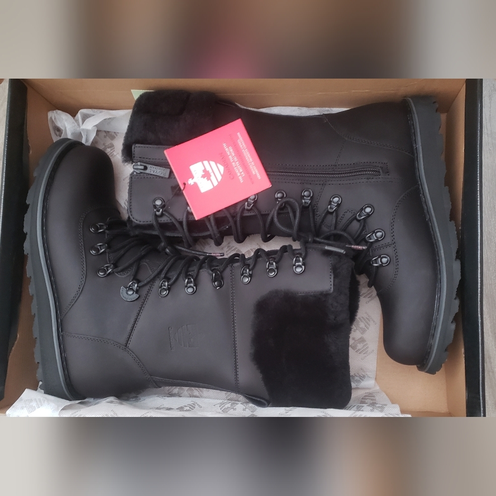NWT Royal Canadian Castlegear Black Noir Winter Boots